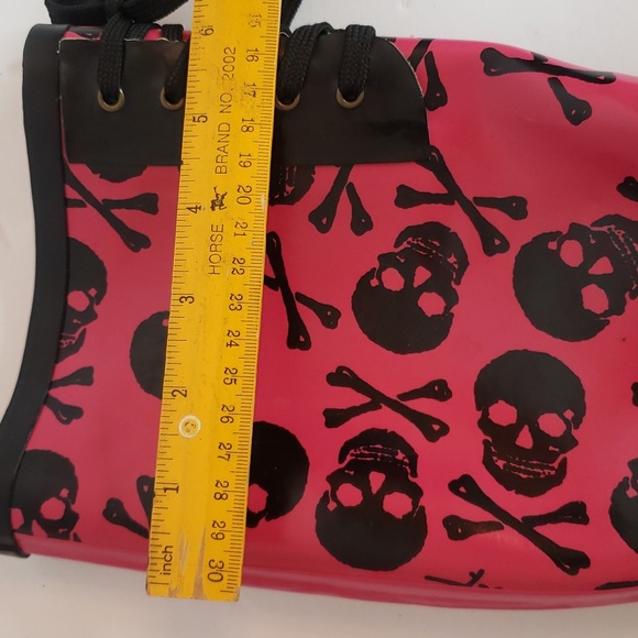 Betsey Johnson Pink & Black Skull Rubber Rain Boots Size 6 - Picture 9 of 12